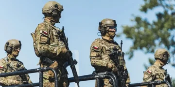 Wojsko płaci za wakacje. 27 dni w koszarach za 6 tys. zł