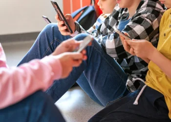 Dzieci obchodzą weryfikację wieku w kilka sekund. Wystarczą wąsy