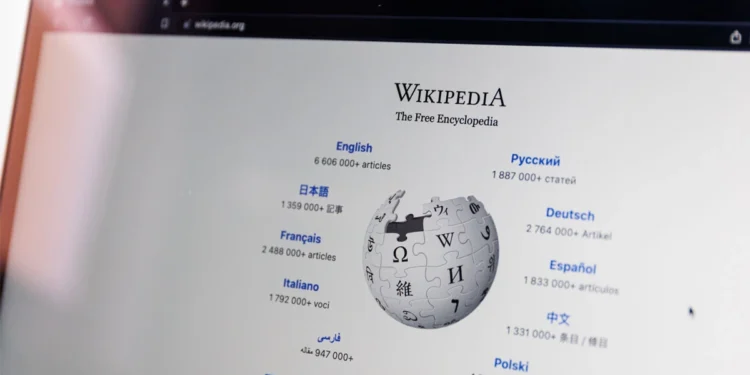 Wikipedia banuje własnego współzałożyciela. „To był sąd kapturowy”