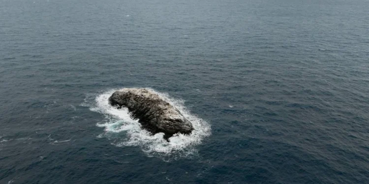 Właśnie odkryliśmy na Ziemi nową wyspę. Mapy do aktualizacji