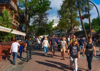 Postawili lunapark bez żadnych zgód. Tandeta psuje polskie góry 